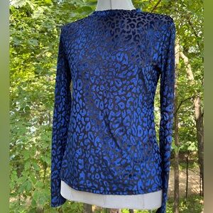 🐾This electric blue velour Leapord print top has all the Mob Wife feels 🐾